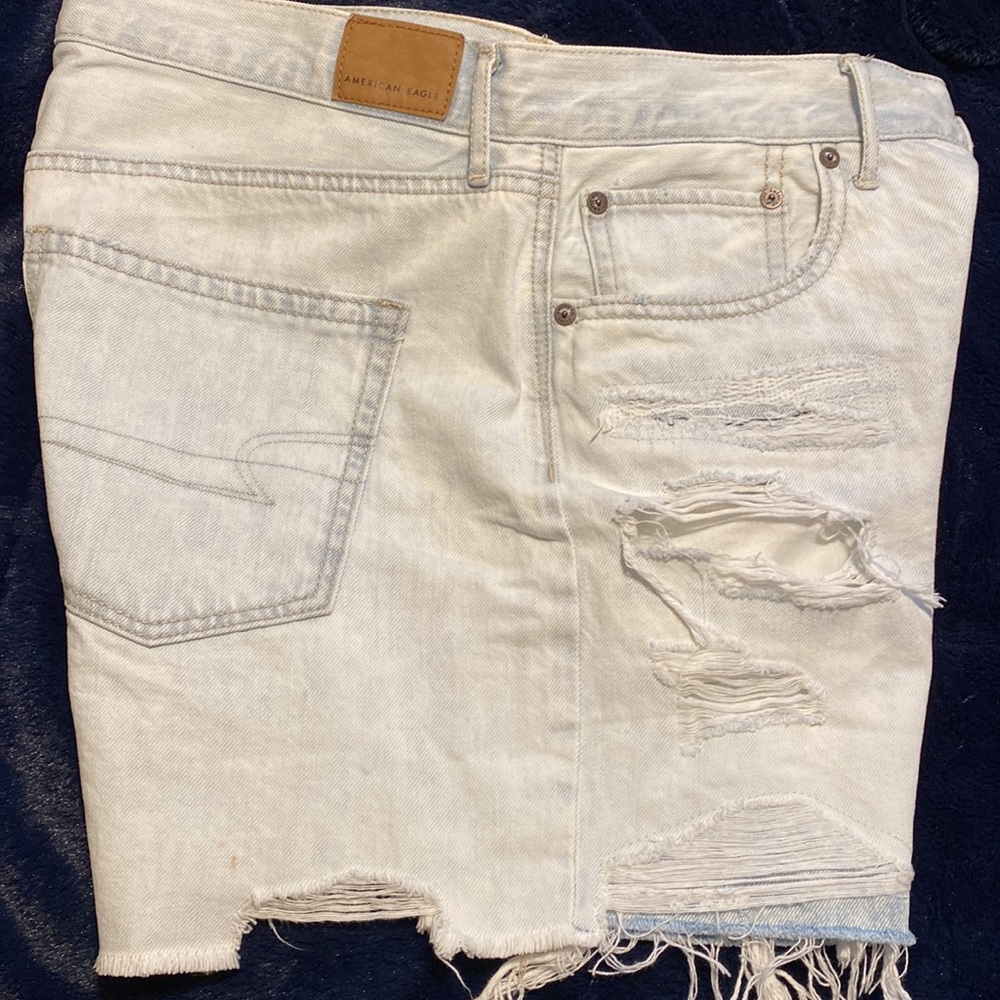 American Eagle Shorts - Picture 3 of 4
